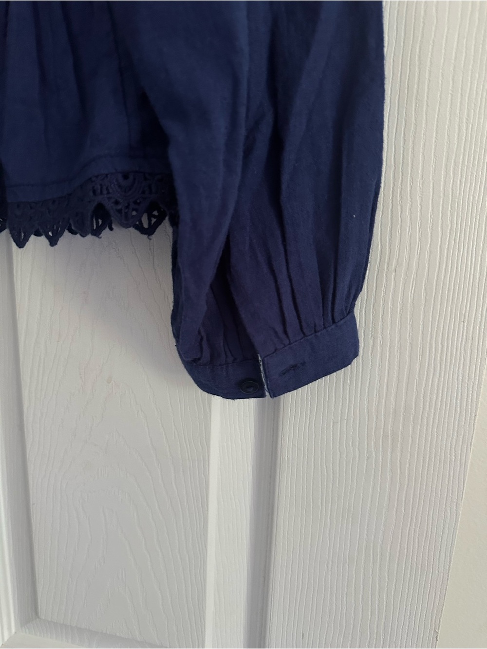 Size XS Jennifer & Grace Women’s Navy Embroidered Floral Tie-Front Blouse - Picture 8 of 11